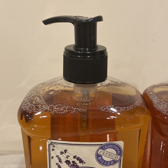 Lot of 2 A La Maison Scented Liquid Soap - 16.9 oz - Picture 3 of 5